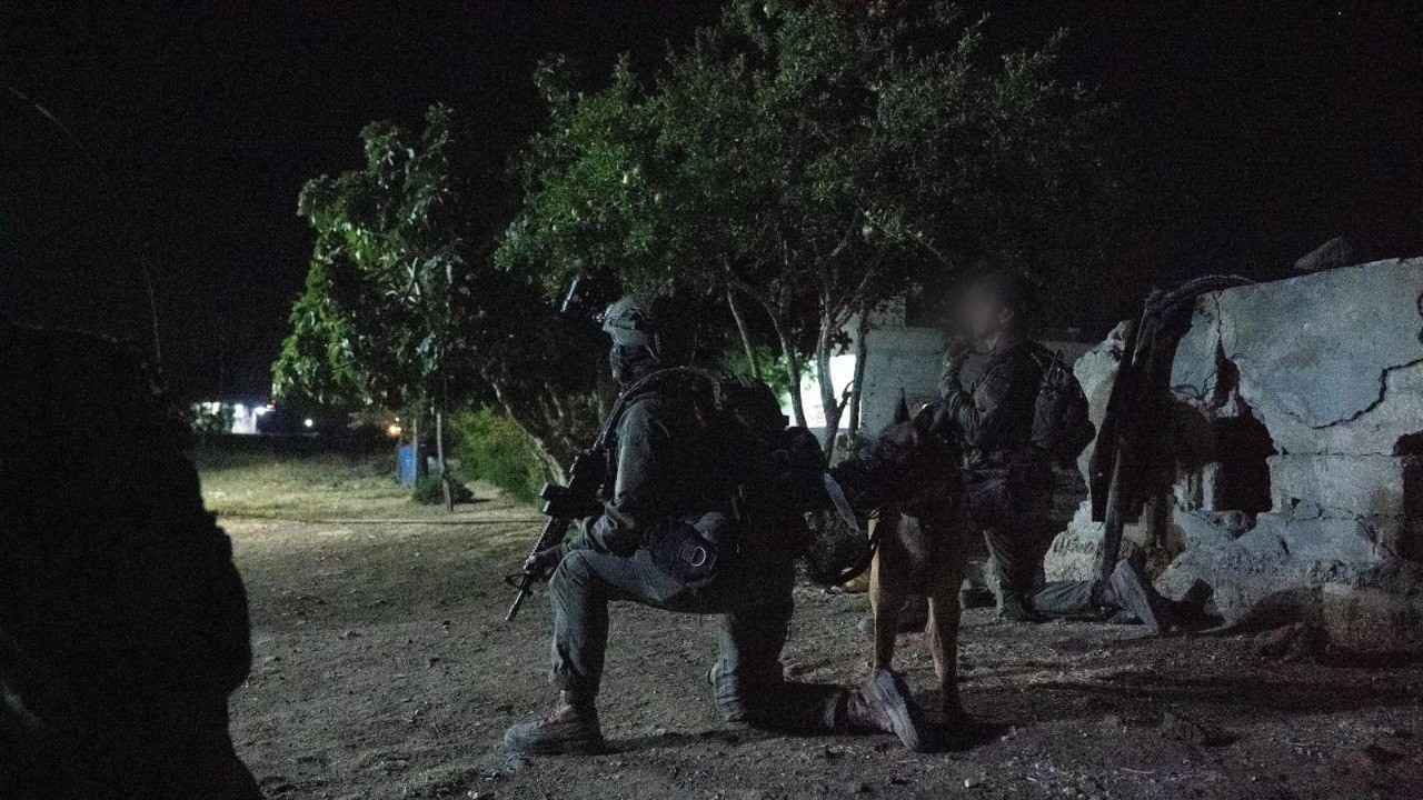 على حدود لبنان.. الجيش الإسرائيلي يتموضع في رخلة السورية (فيديو)