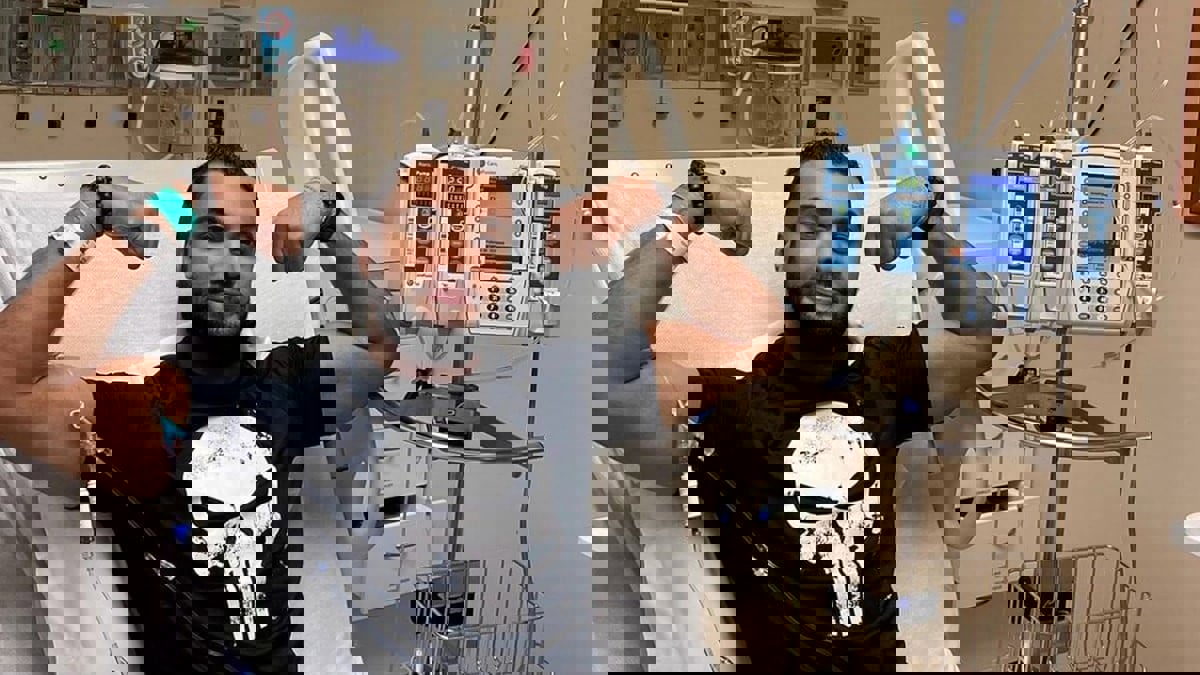 نعي مؤثر لمحارب السرطان البحريني حسن الخيج