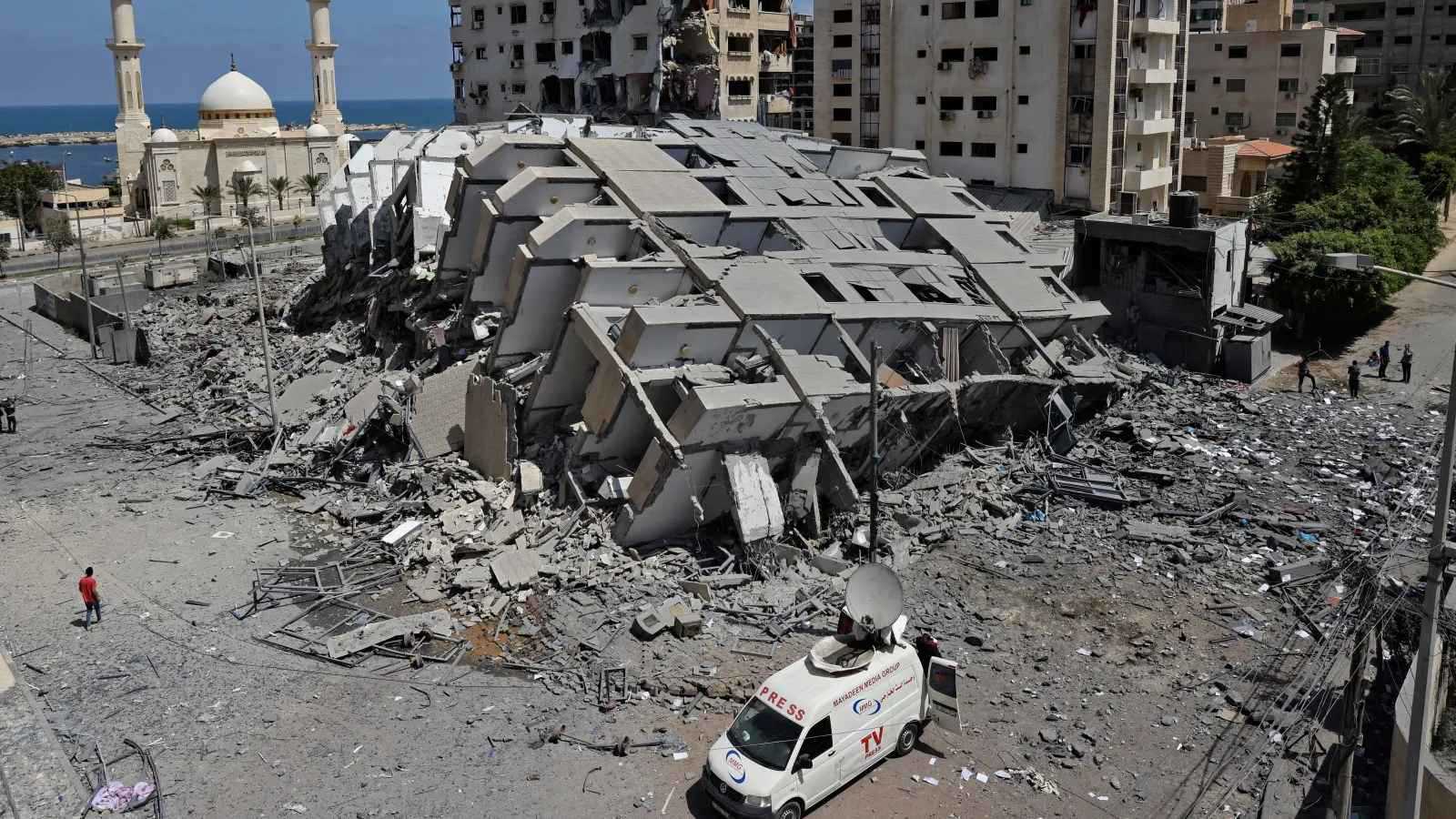 "أطلال مدينة".. صور أقمار صناعية تكشف حجم الدمار في غزة