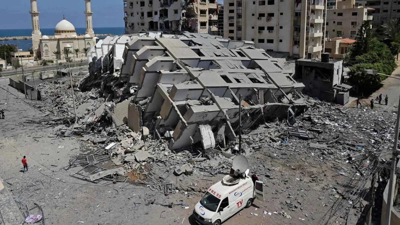 "أطلال مدينة".. صور أقمار صناعية تكشف حجم الدمار في غزة