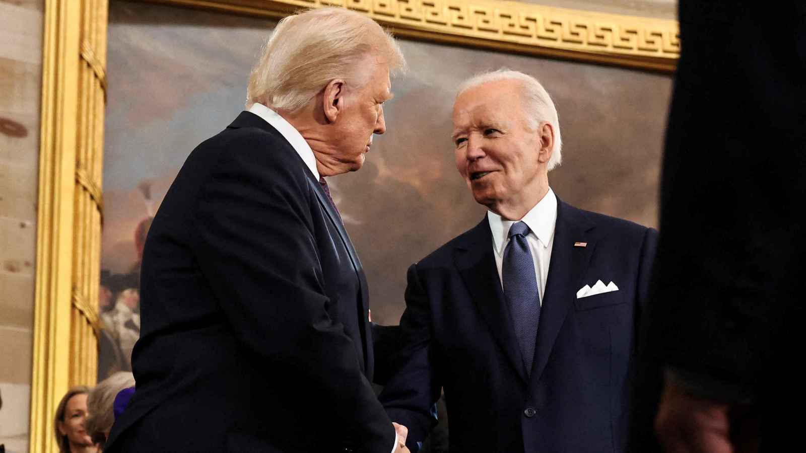 ملمحاً إلى "تستر متعمد".. ترامب ينتقد إخفاء إصابة بايدن بالسرطان