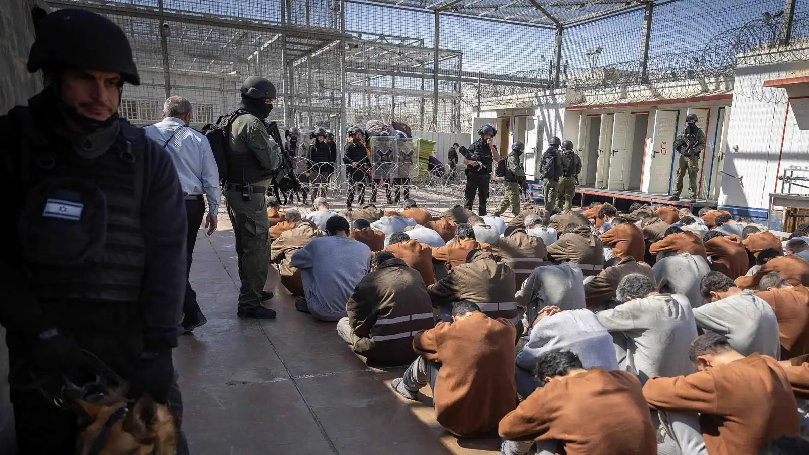 إسرائيل.. "الشاباك" يؤيد إعدام المعتقلين الفلسطينيين