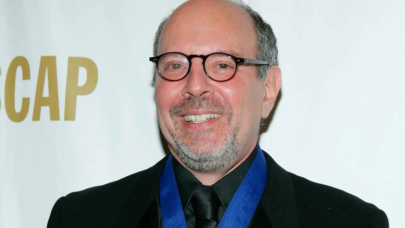 مبتكر موسيقى "إكس فايلز".. رحيل مارك سنو عن 78 عاماً