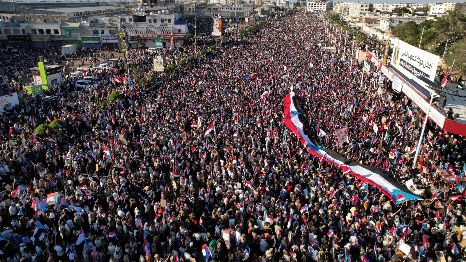 اليمن.. قتلى وجرحى برصاص القوات الأمنية الحكومية‎ على متظاهرين في شبوة