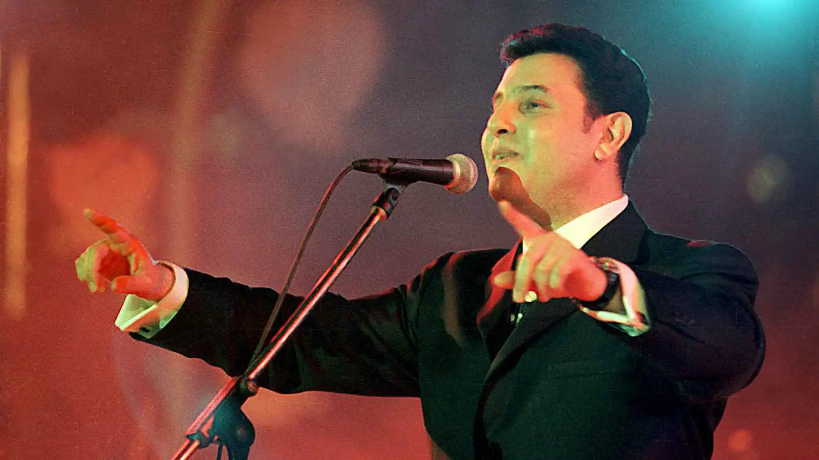 لماذا اعتذر هاني شاكر عن تقديم حفله بمهرجان "العلمين"؟‎