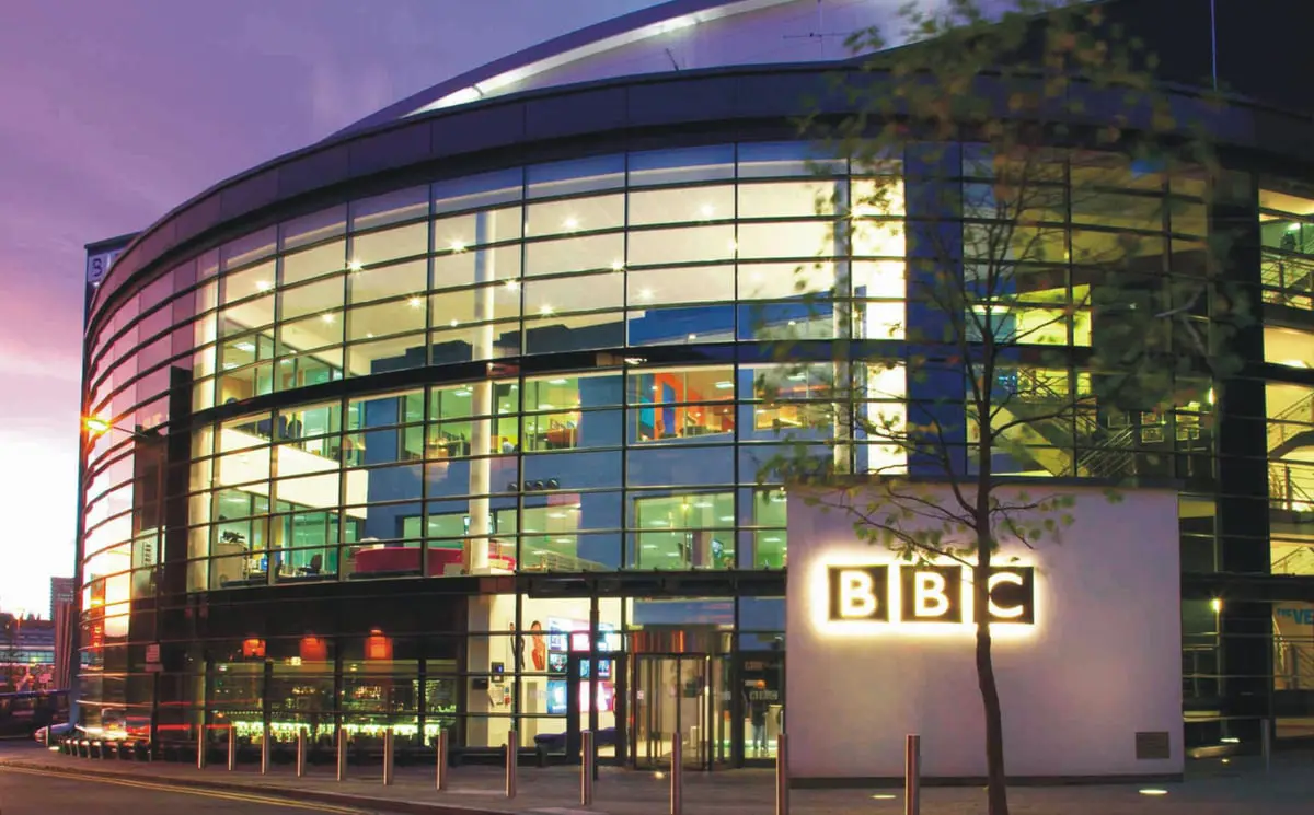 سوريا تلغي اعتماد "بي بي سي".. والقناة تعلّق