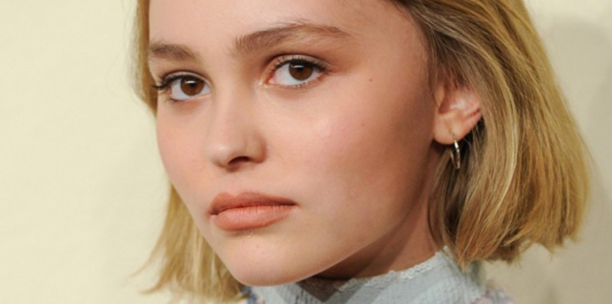 ابنة "جوني ديب" تعلن عن مثليتها (صورة)