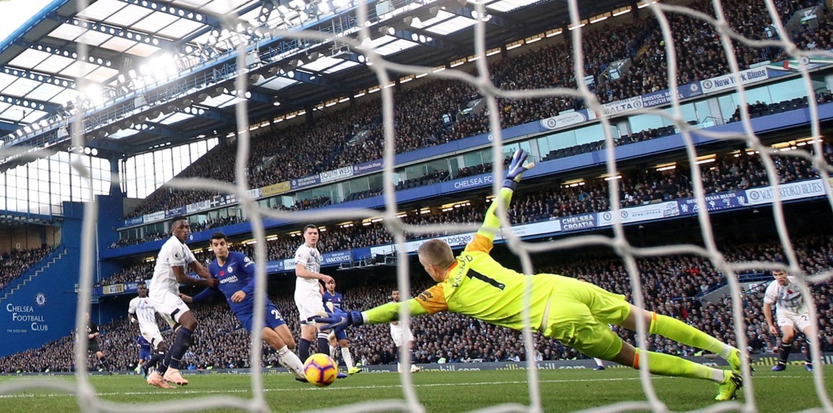 قطار تشيلسي يتعثر أمام إيفرتون في الدوري الإنجليزي