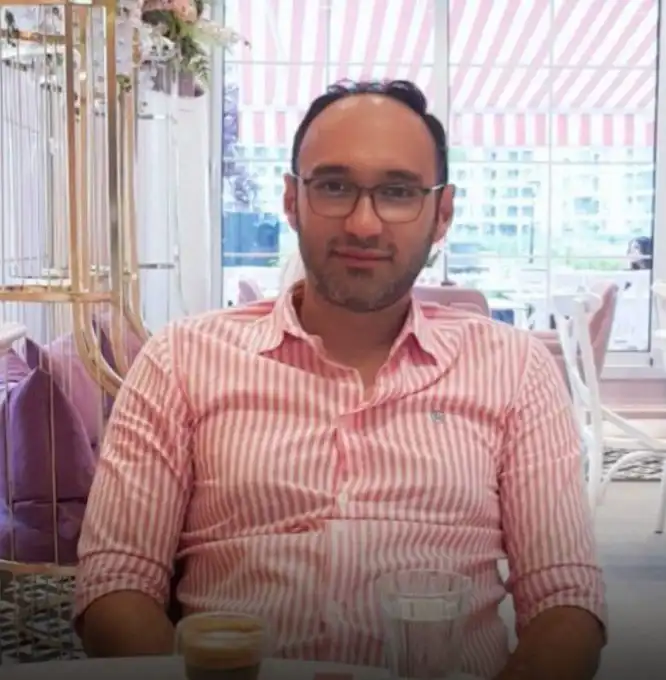 المتهم بالتجسس أمير حسين موسوي