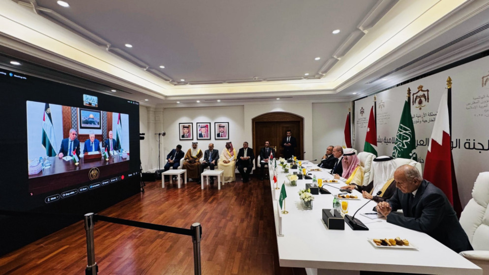 بعد منع الزيارة.. اجتماع افتراضي بين اللجنة الوزارية العربية وعباس