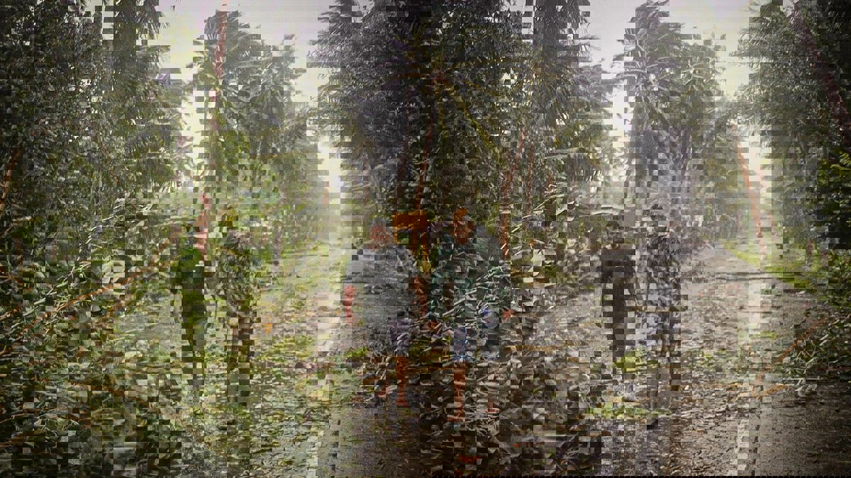 إعصار قوي يشرد 140 ألف شخص في الفلبين‎ (فيديو)