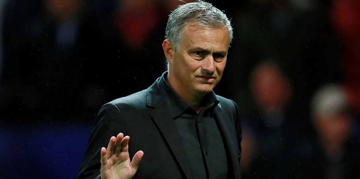 مورينيو يحذر لاعبي مانشستر يونايتد من "اللعب الاستعراضي"