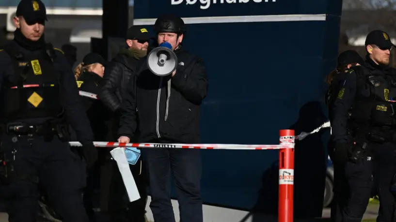 الدانمارك تدرس فرض قيود على تظاهرات يتخللها حرق الكتب المقدسة