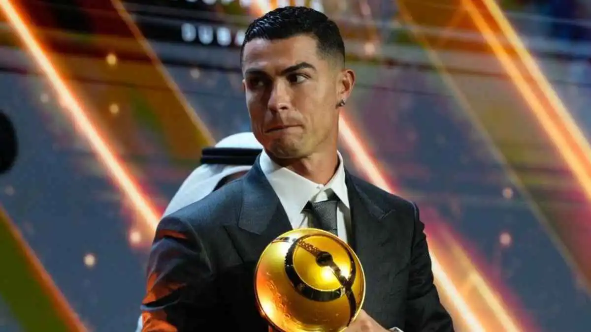 عناوين الصحف الرياضية: رونالدو الأفضل في الشرق الأوسط.. والجزائر راضية (صور)