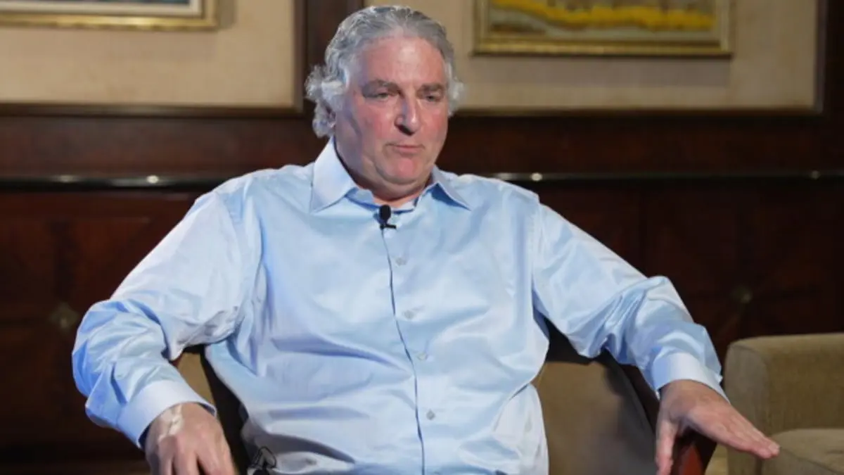 قناة عبرية تشكك برواية ملياردير لاذ إليه نتنياهو عشية الهجوم الإيراني