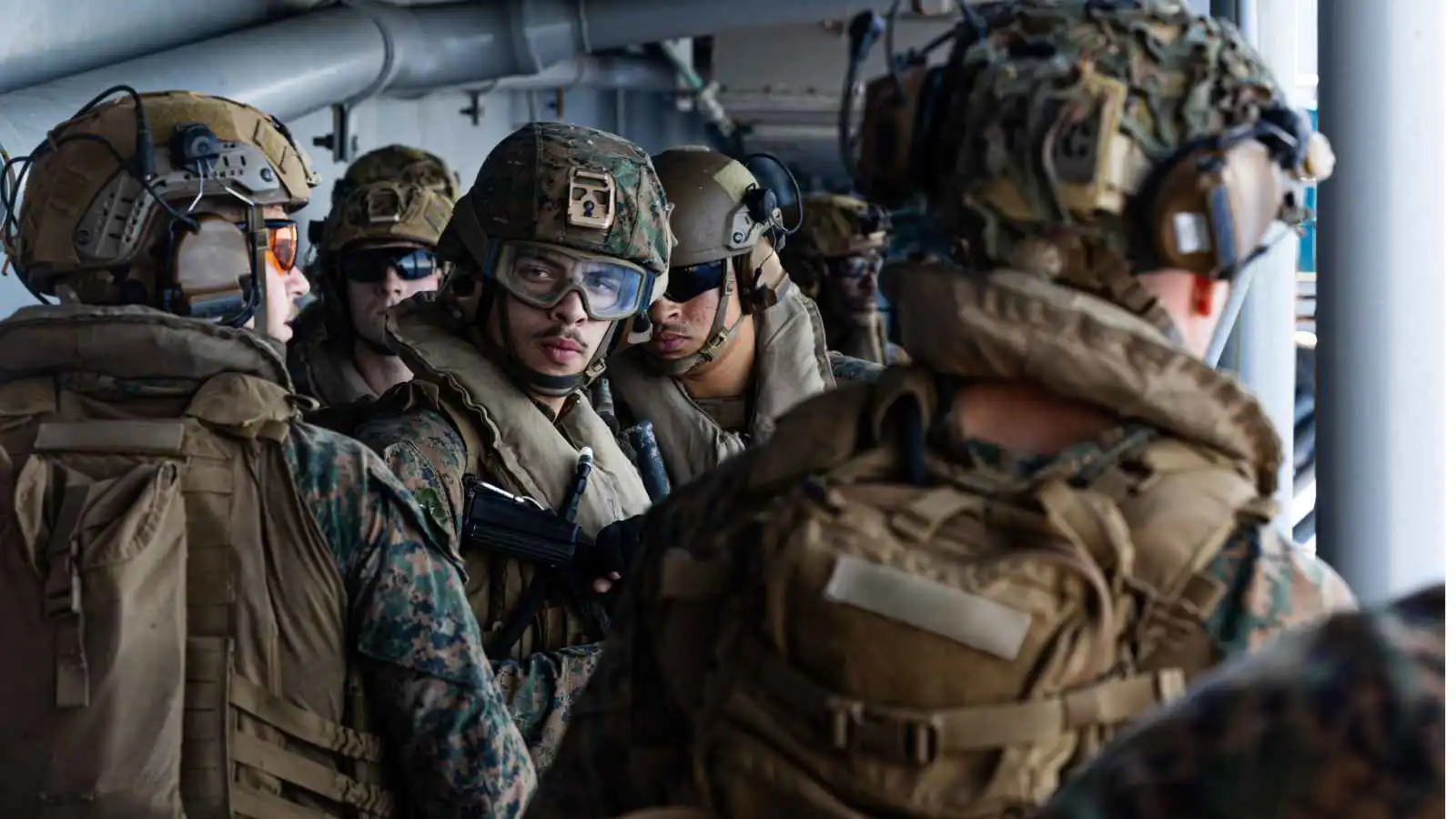 القيادة المركزية الأمريكية تعلن وصول السفينة "تريبولي" إلى الشرق الأوسط