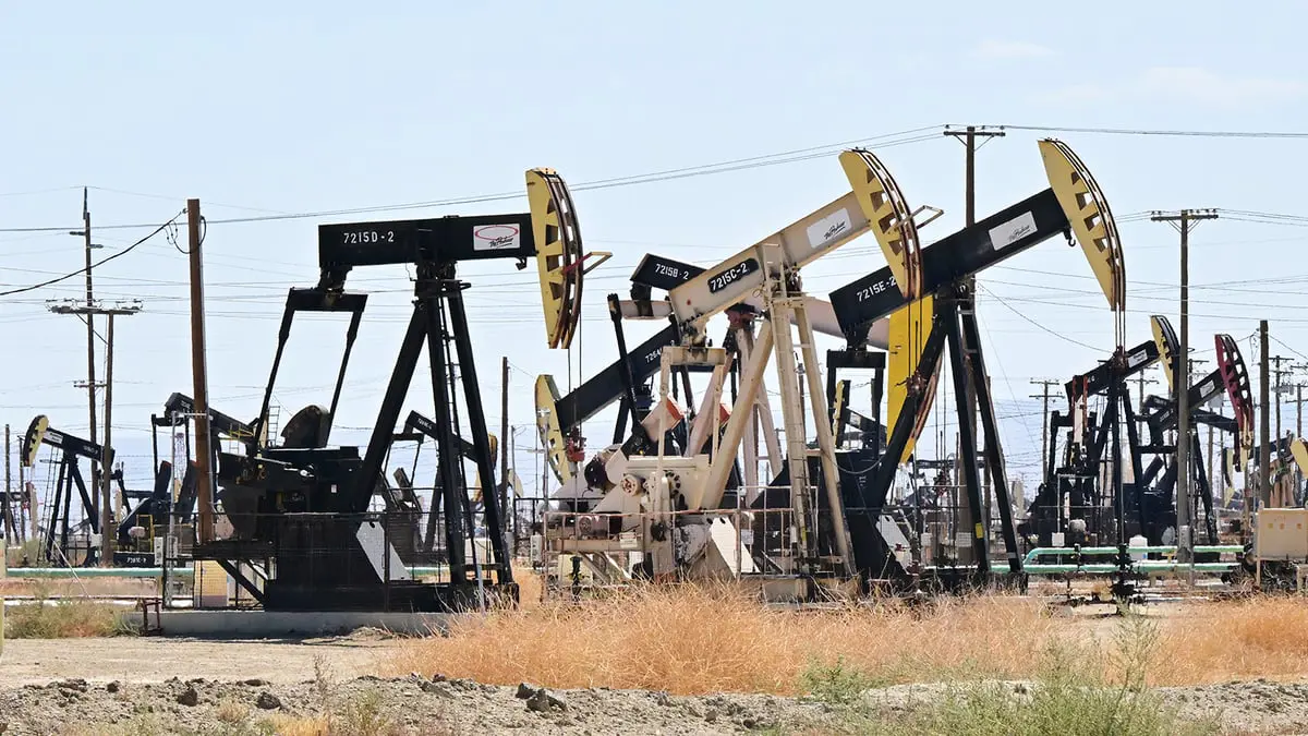 النفط يغلق متراجعًا بأكثر من 3% بفعل مخاوف الركود
