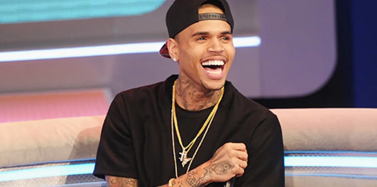 القبض على المغني كريس براون بعد مواجهة في منزله