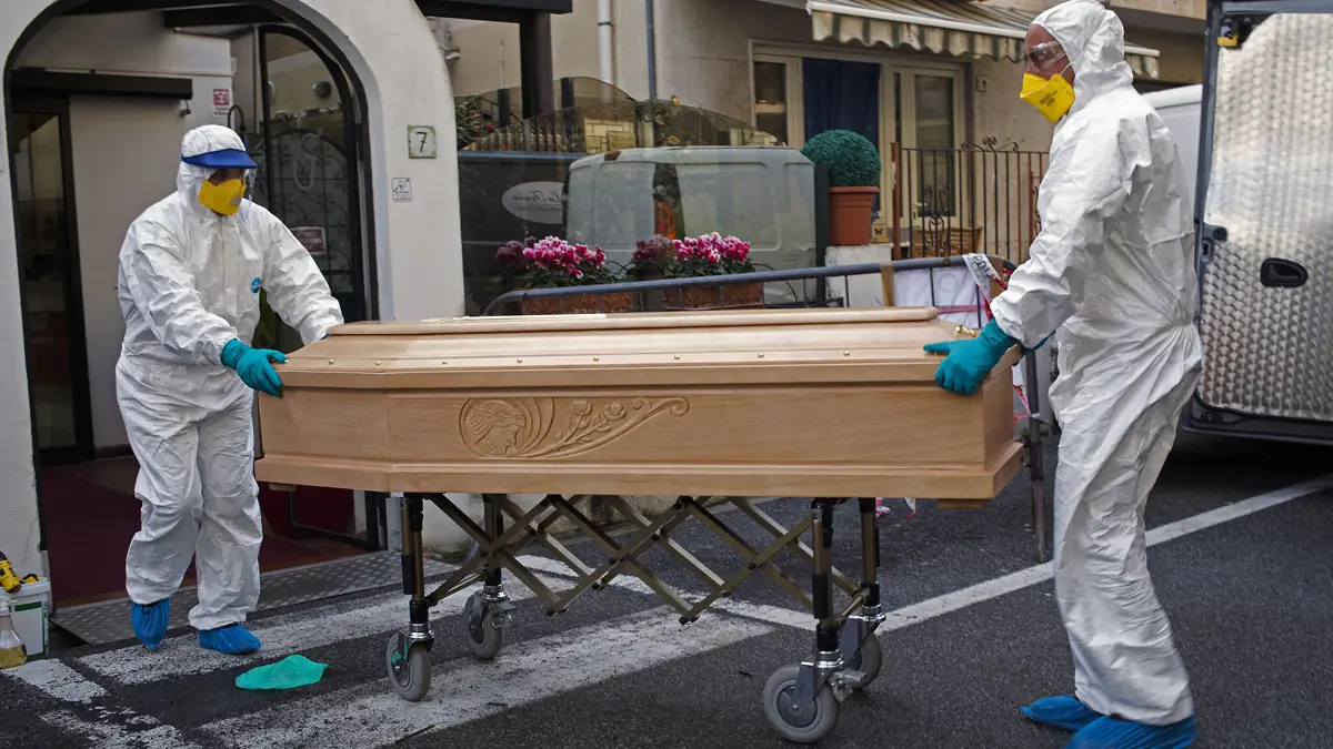 وفيات كورونا في أنحاء العالم تتجاوز نصف مليون شخص