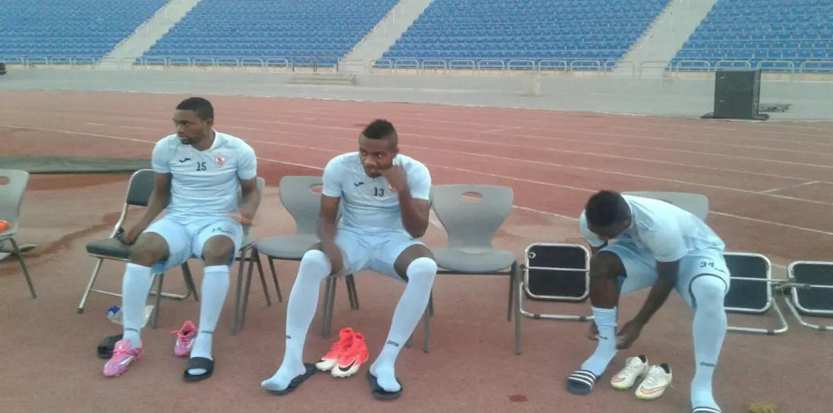 جماهير نادي الزمالك تنتقد أوزان لاعبيها.. وكابتن الفيصلي الأردني يقبّل العلم المصري