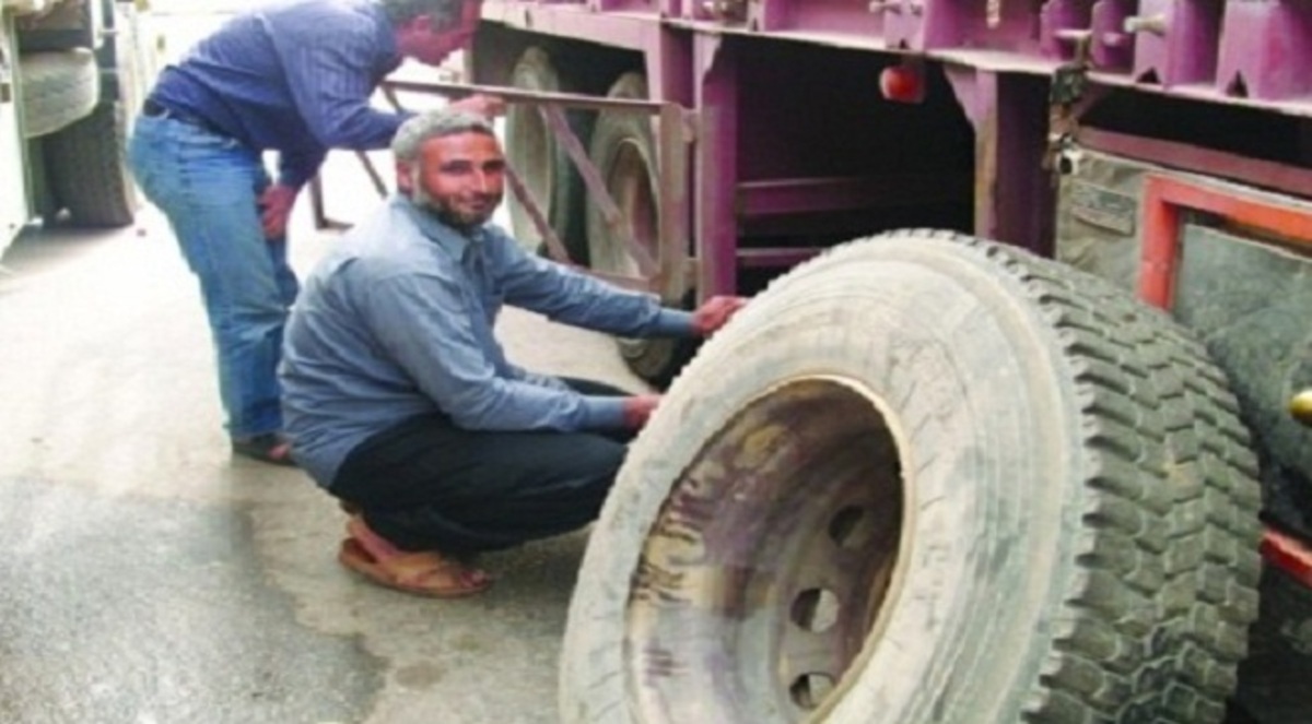 الكويت تسمح للوافدين بالعمل الإضافي لدى صاحب عمل جديد