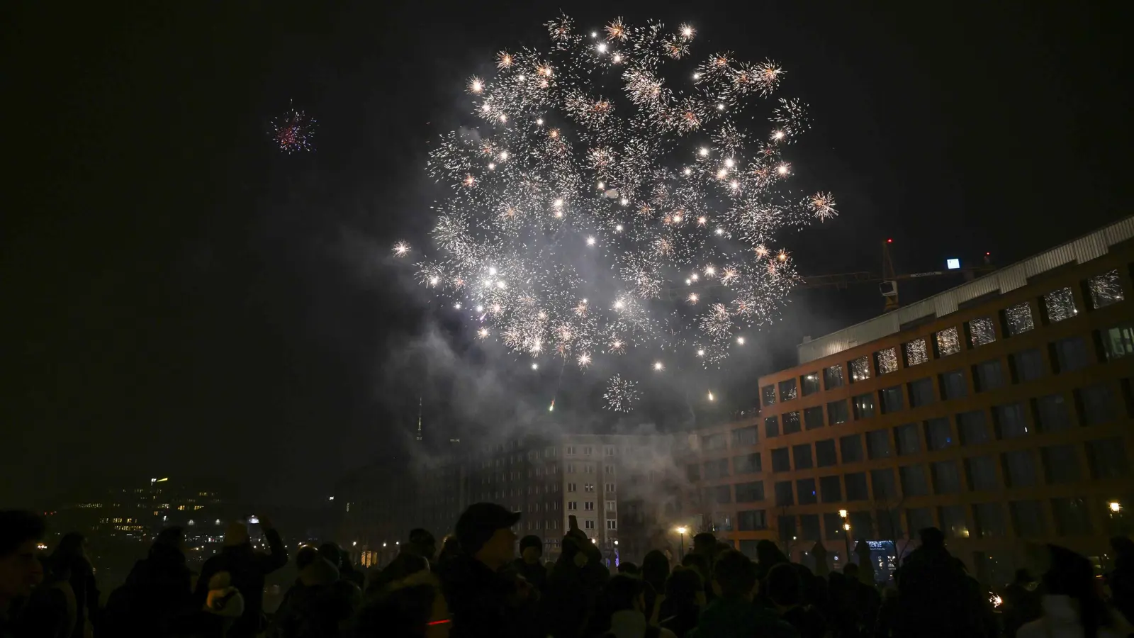 الألعاب النارية تقتل 5 أشخاص في ألمانيا (فيديو)