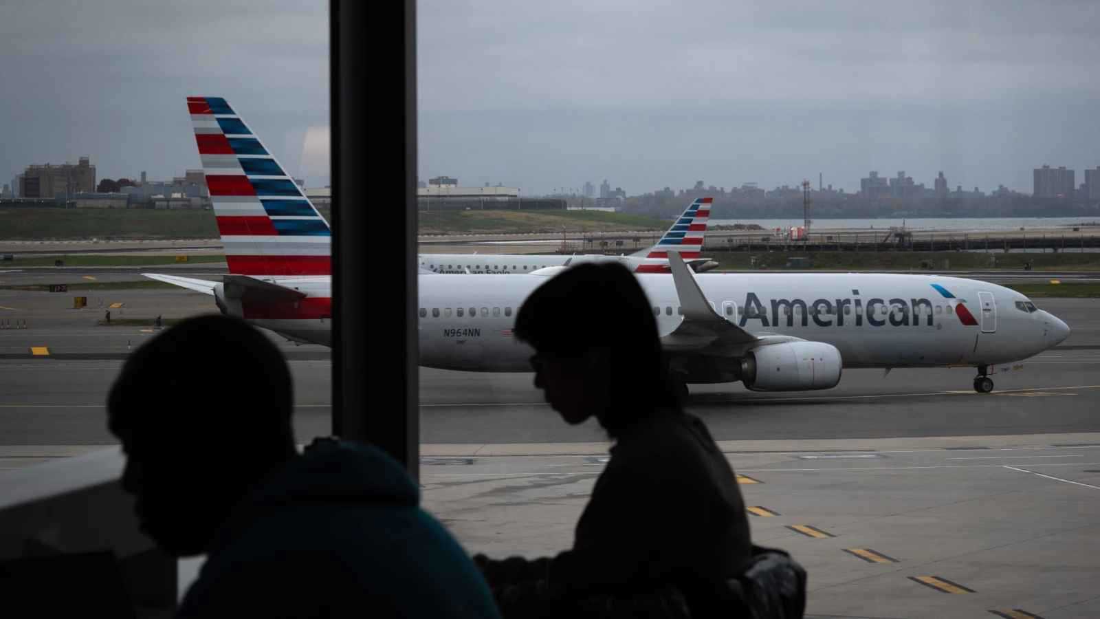 أمريكا ترفع القيود المفروضة على الرحلات الجوية بسبب الإغلاق الحكومي