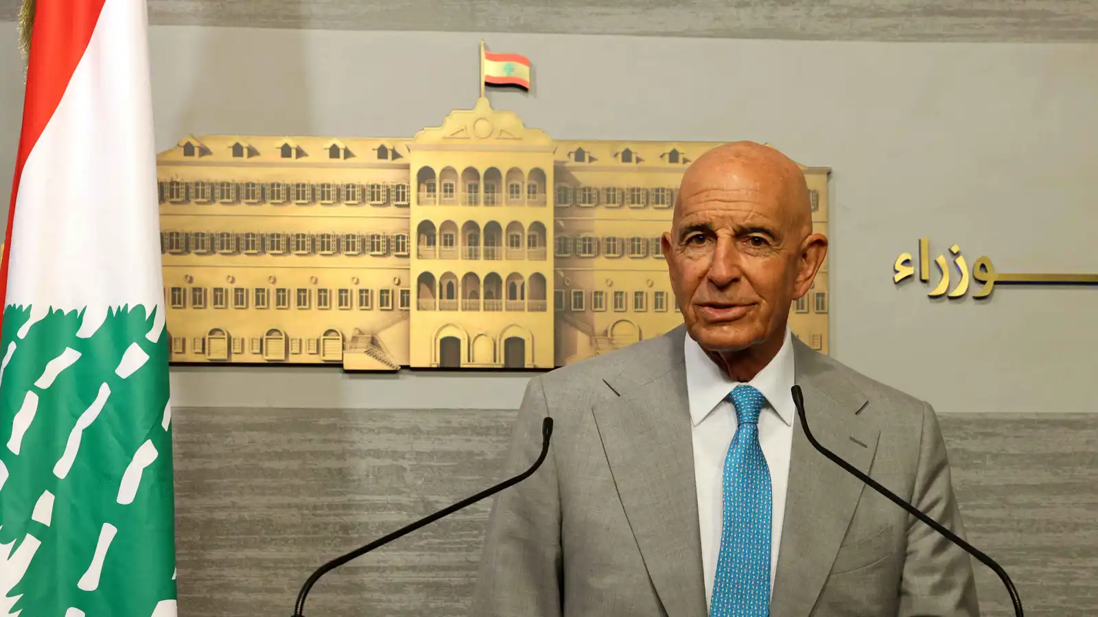 باراك: لا تسوية بين لبنان وإسرائيل ما لم يُنزع سلاح حزب الله