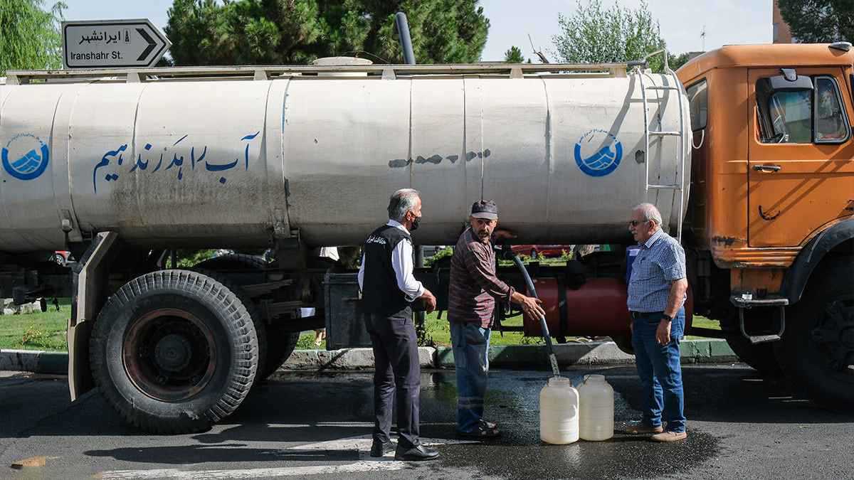 "الماء يكفي لأسبوعين".. محافظ طهران يكشف الحقيقة