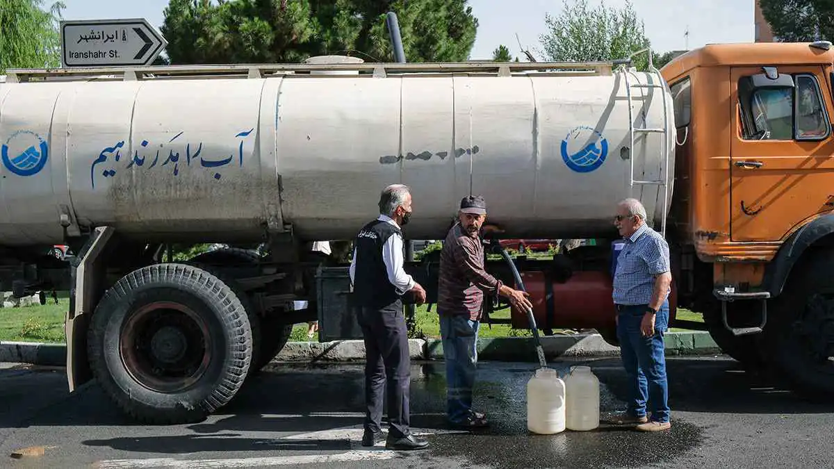 "الماء يكفي لأسبوعين".. محافظ طهران يكشف الحقيقة