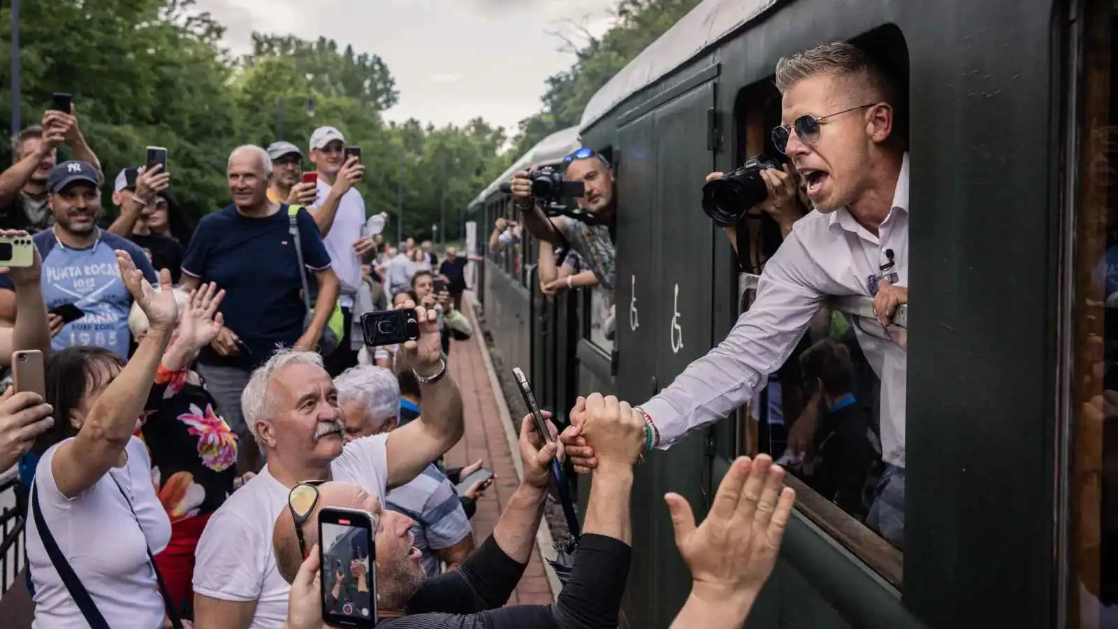 أصعب تحدّ لأوربان.. هل يشكل صعود حزب "تيزا" بداية حقبة جديدة في المجر؟
