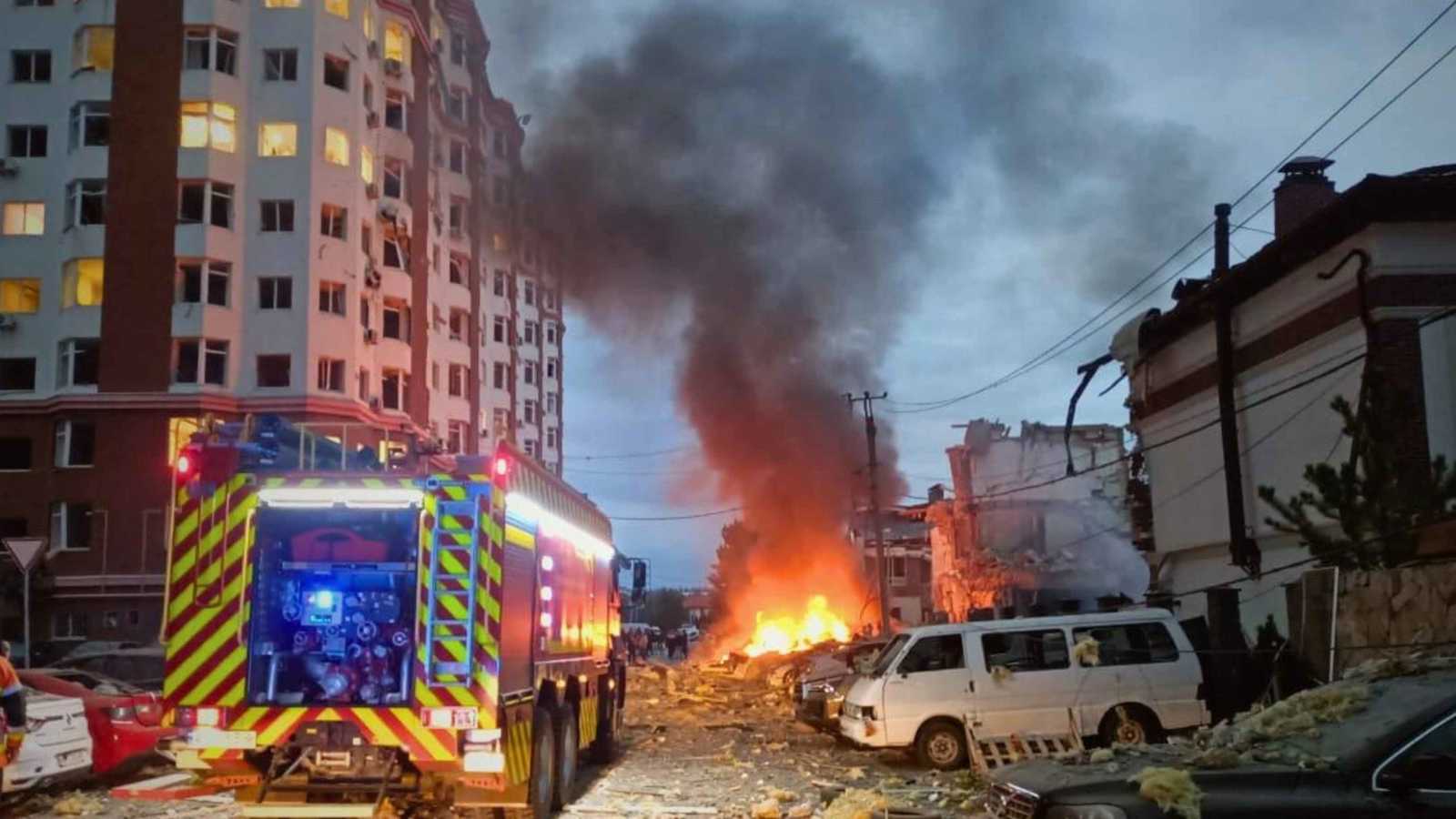 "نقطة اللاعودة".. كييف تحت النار ورسائل موسكو تتجاوز الميدان