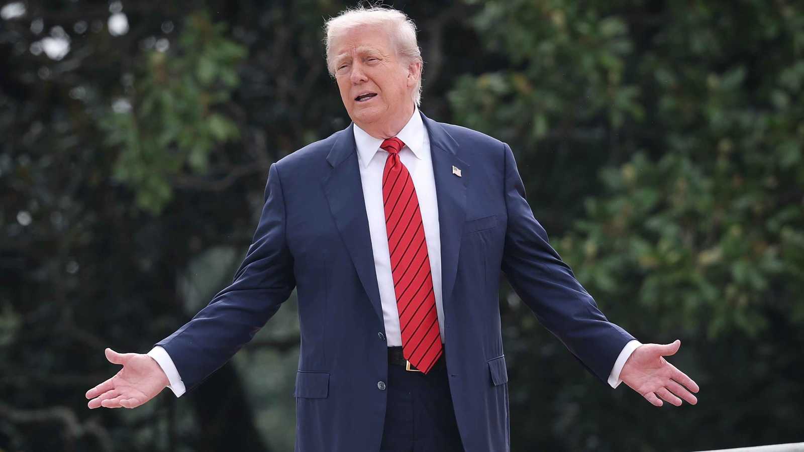 عشية "قمة ألاسكا".. 8 أوراق تجعل ترامب "أكثر قوة" أمام بوتين