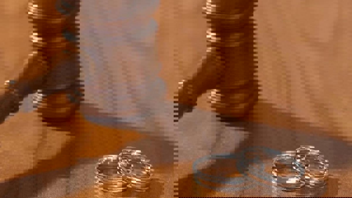 السعودية.. خلعت زوجها فتزوج "محاميتها" (فيديو)