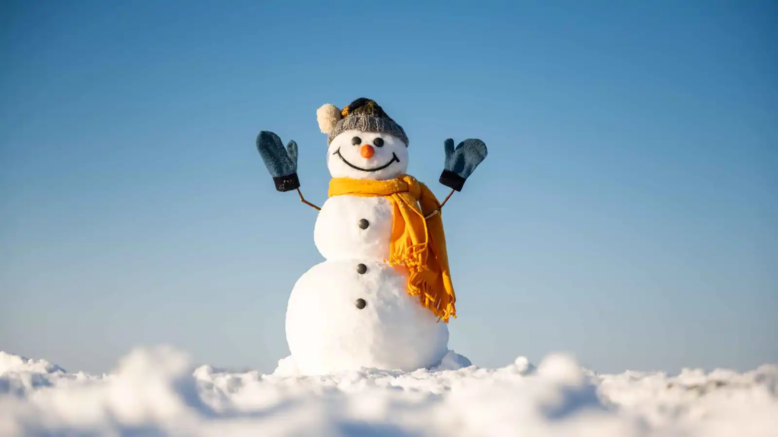 هجوم غريب على رجلي ثلج في تركيا يثير جدلاً واسعاً (فيديو)