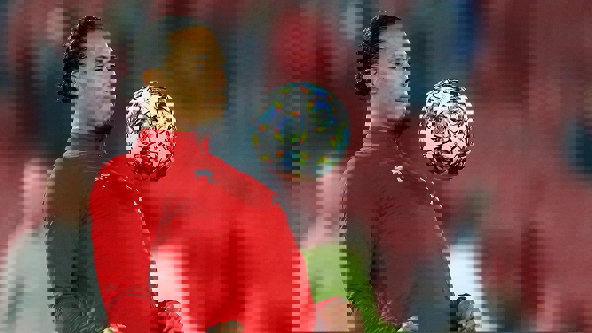 مع اهتمام ريال مدريد وباريس سان جيرمان.. فيرجيل فان دايك يحسم مستقبله