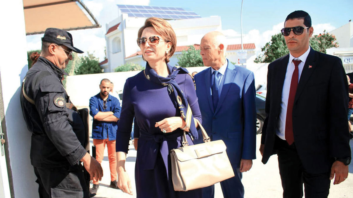 قرار نقل زوجة الرئيس التونسي للعمل في "صفاقس" يخلق انقساما قضائيا