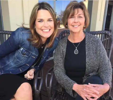 المذيعة الأمريكية ووالدتها