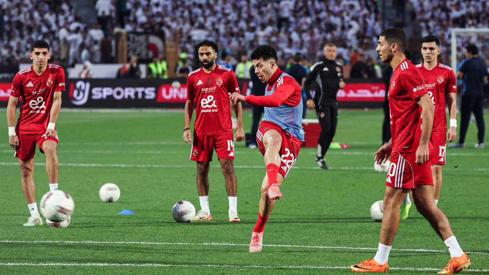 منقذ غير مضمون.. هل يضطر الأهلي المصري لاختيار "الطريق الصعب"؟ 