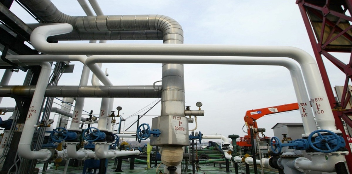 هل تستبدل الإمارات الغاز القطري بالروسي عبر منصات نقل بحرينية؟