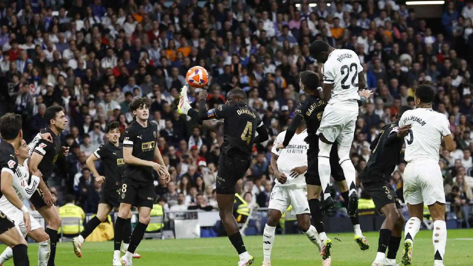 5 تداعيات كارثية لسقوط ريال مدريد أمام فالنسيا