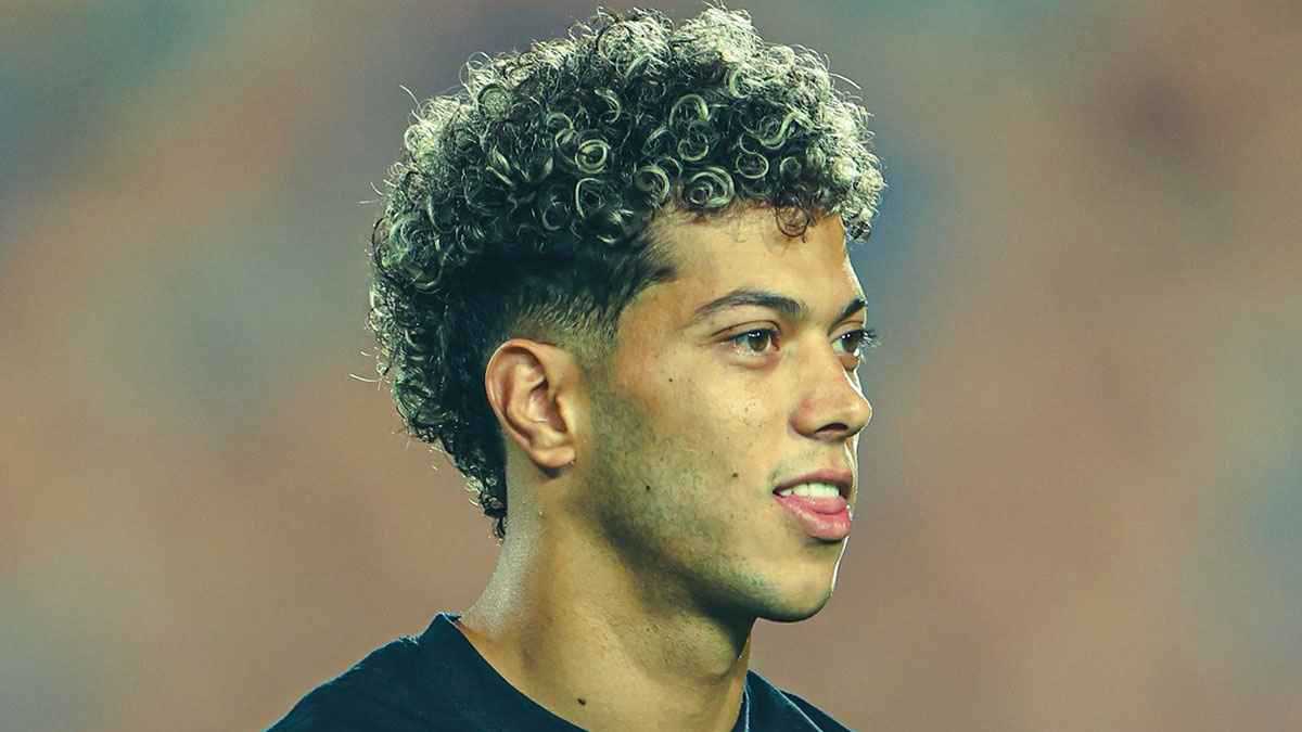 شرط لن يتنازل عنه.. كم طلب إمام عاشور لتجديد عقده مع الأهلي المصري؟