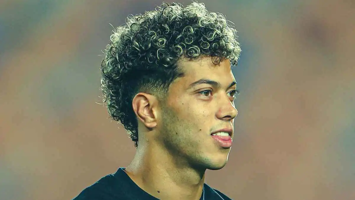 بعد استقرار حالته.. متى يعود إمام عاشور للعب مع الأهلي المصري؟