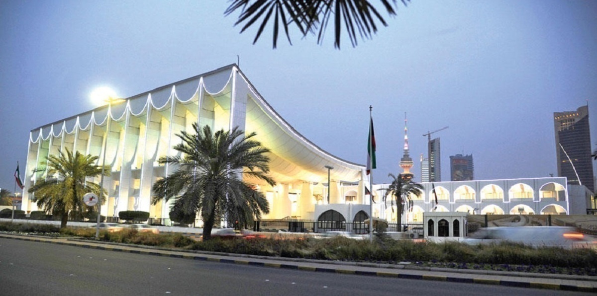 بعد الاعتداء على أحد الصحفيين.. دعوات في الكويت لمقاطعة تغطية أخبار مجلس الأمة