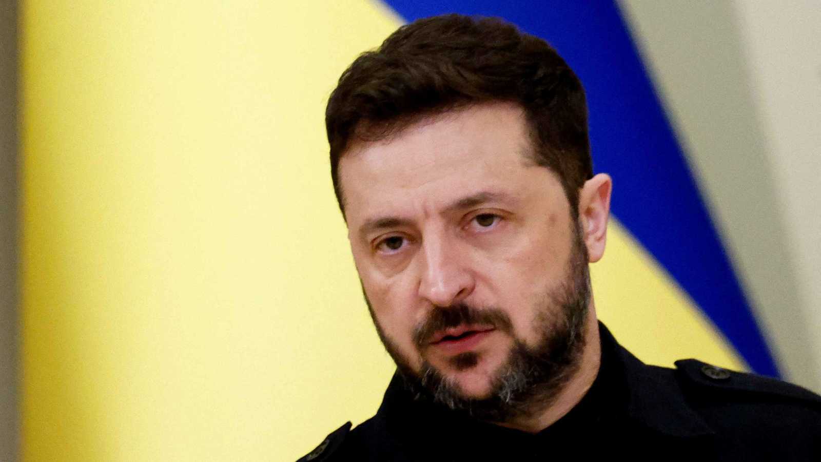 أكبر شرخ في البلاد.. مظاهرات تستهدف زيلينسكي لأول مرة وجنوده "ساخطون"