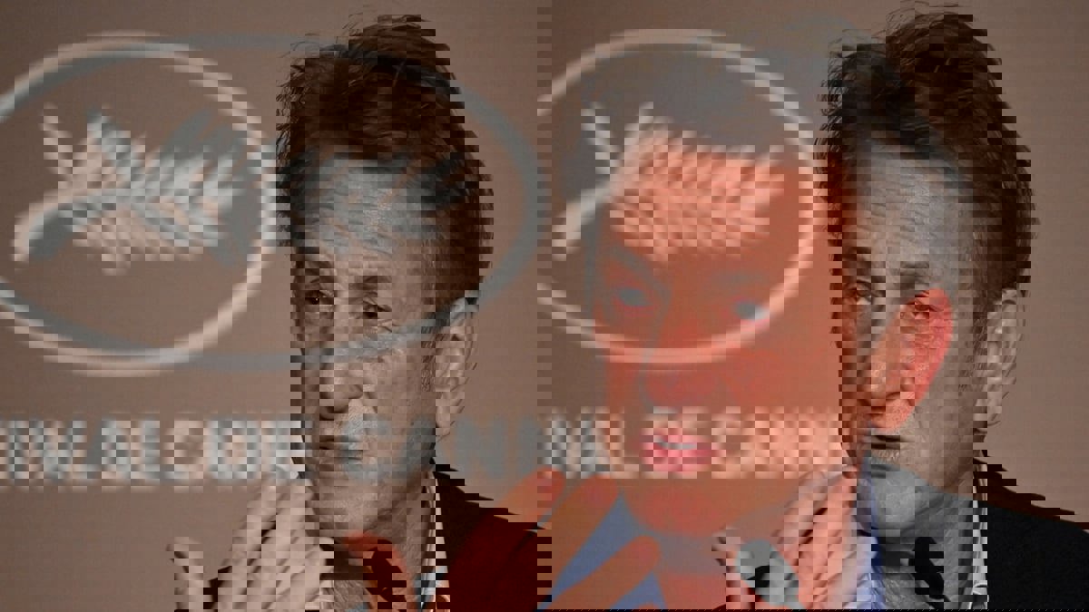 شون بن ينتقد تجاهل هوليوود لإضراب كتاب السيناريو 