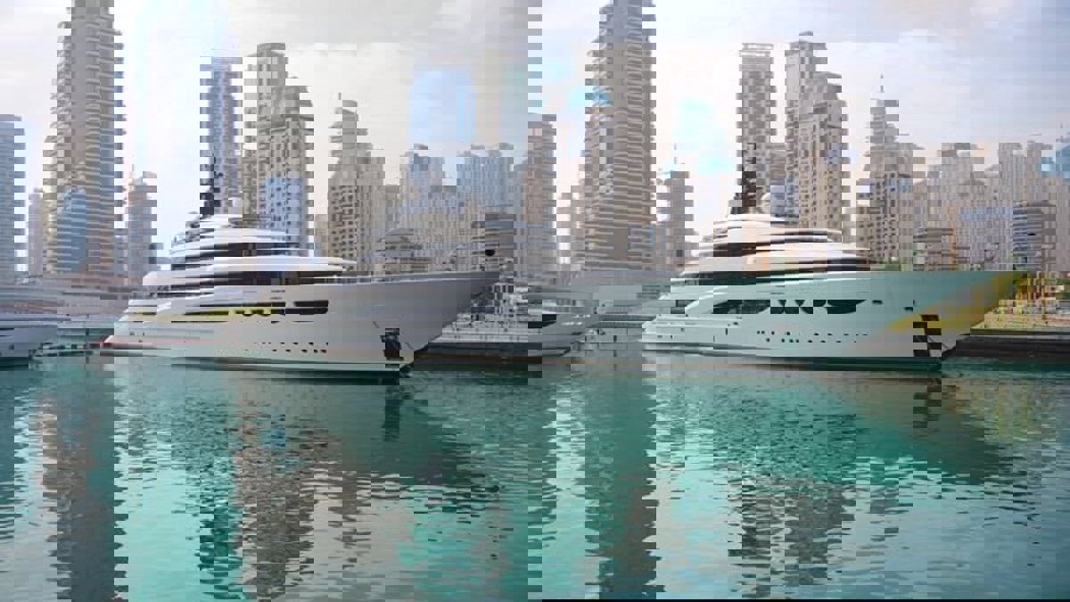 دبي.. 50 ألف درهم مخالفة لمحتفلين على "يخت" بسبب كورونا (فيديو)