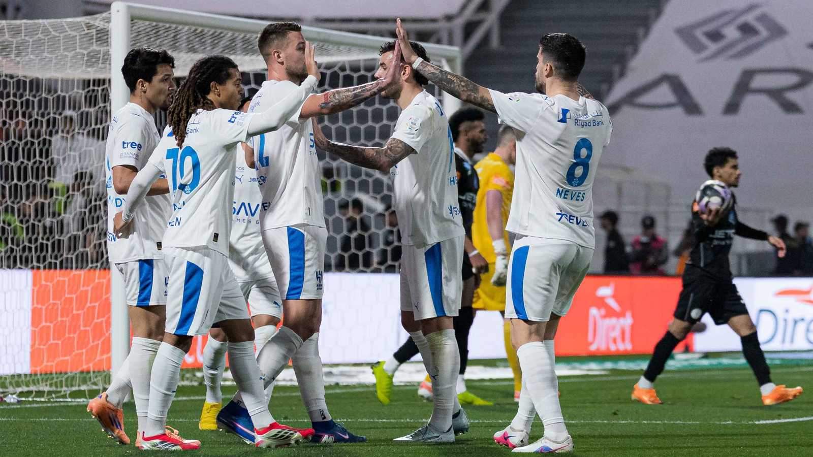 ريال مدريد وليفربول والهلال.. مواعيد مباريات اليوم الجمعة والقنوات الناقلة 