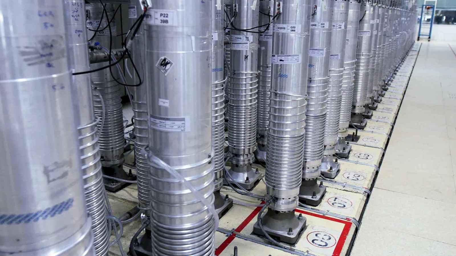 قصف نطنز.. بيانات متضاربة بين إسرائيل وإيران