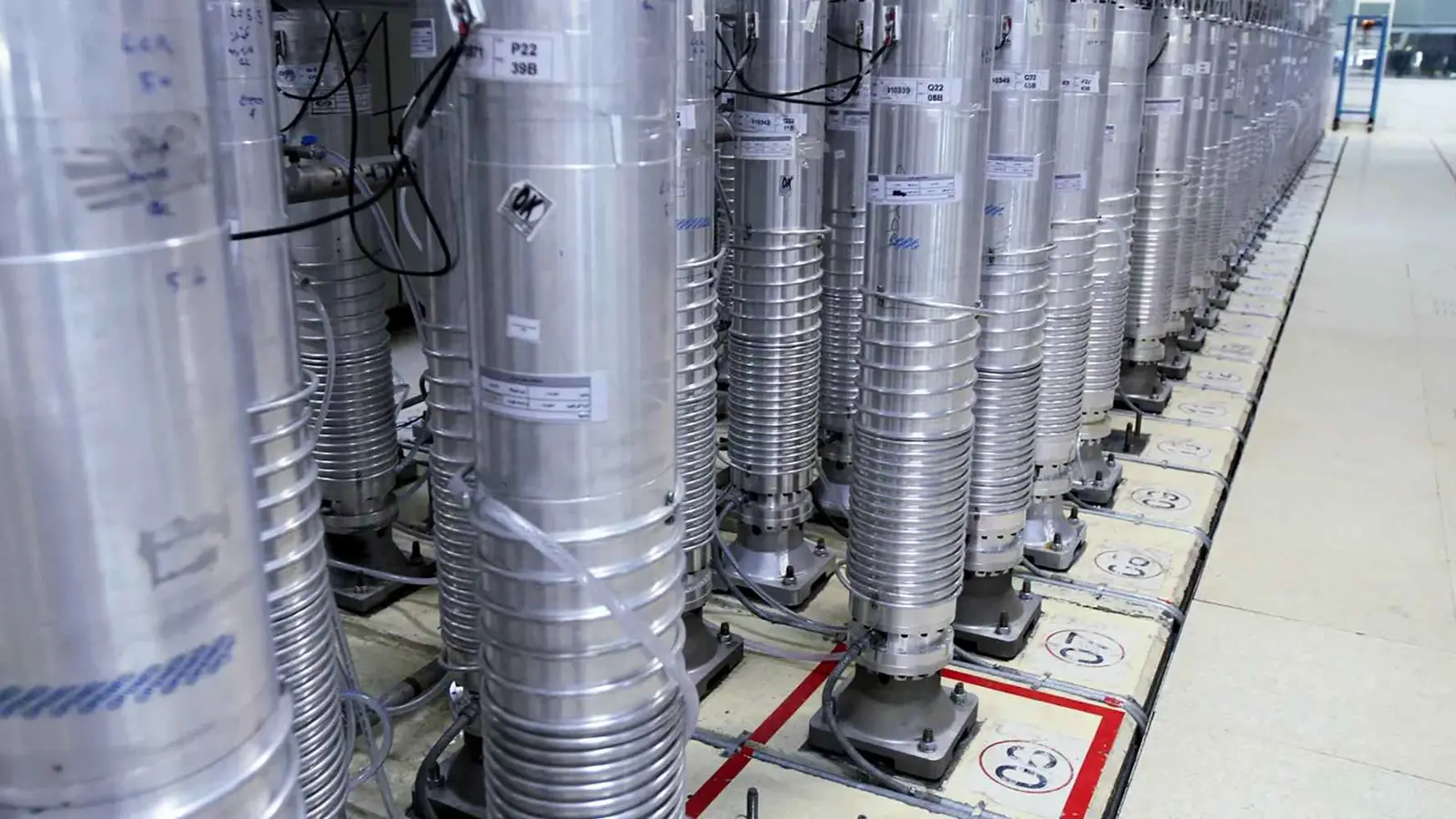 قصف نطنز.. بيانات متضاربة بين إسرائيل وإيران